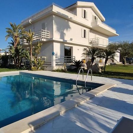 il CARRUBBO, alloggio in villa a Marzamemi Esterno foto