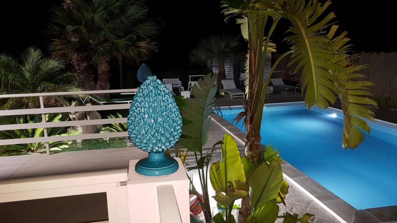 il CARRUBBO, alloggio in villa a Marzamemi Esterno foto