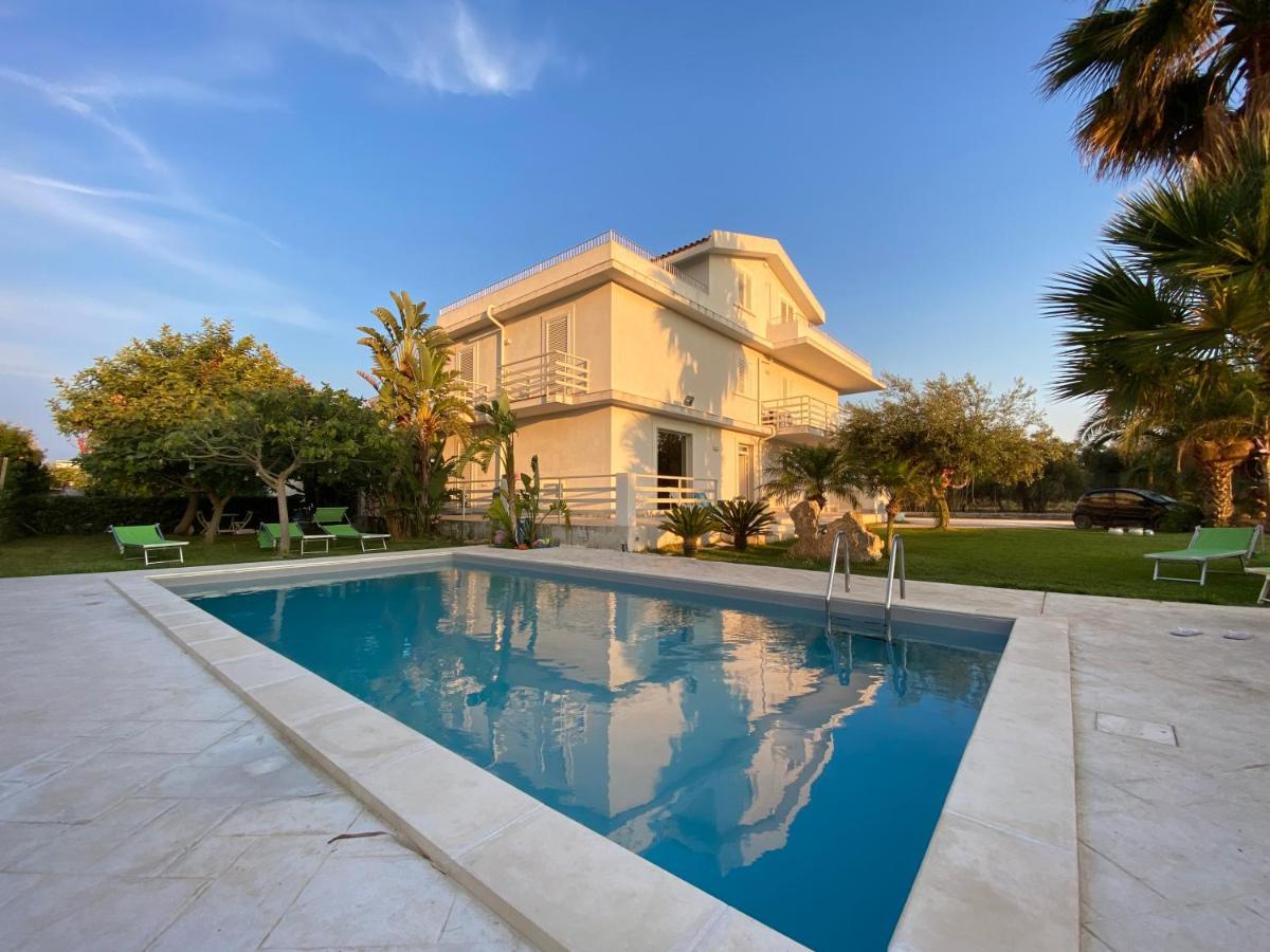 il CARRUBBO, alloggio in villa a Marzamemi Esterno foto