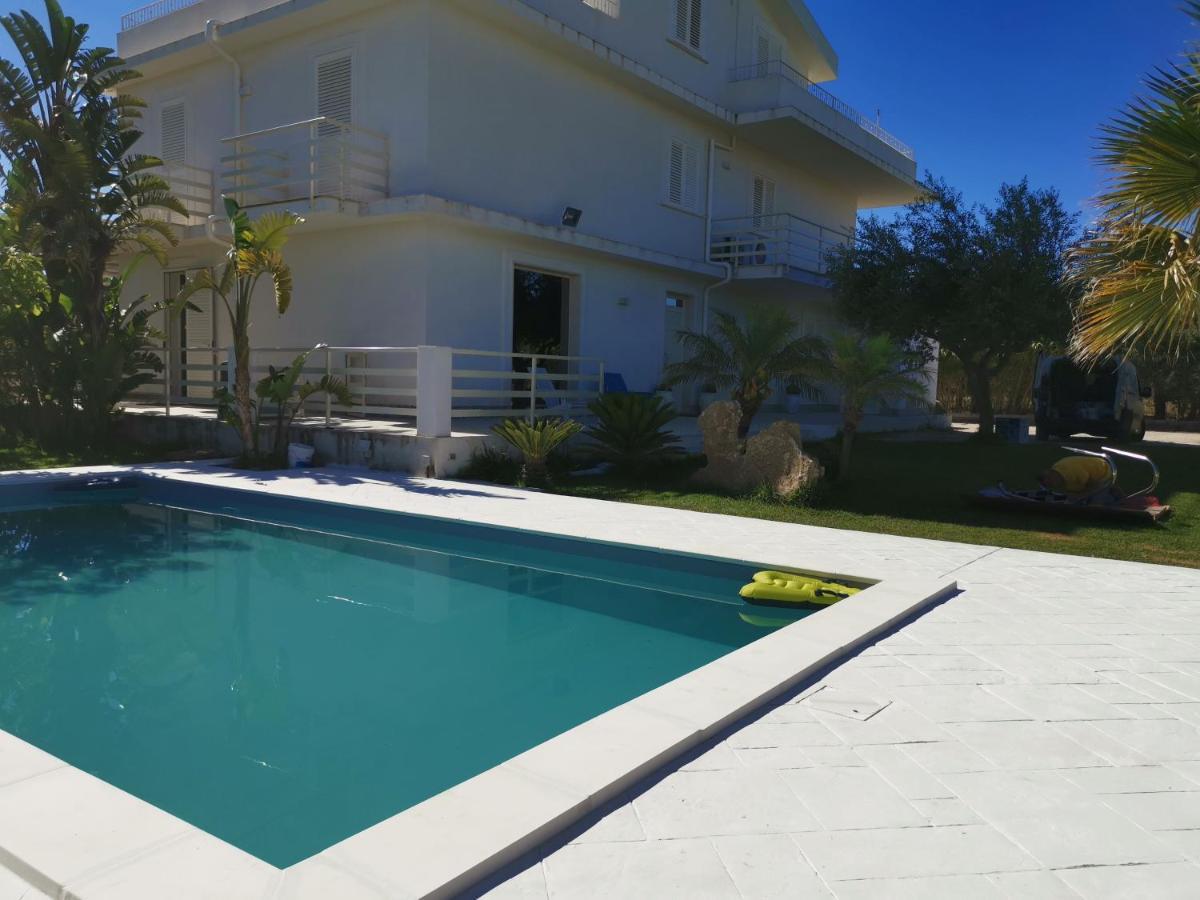 il CARRUBBO, alloggio in villa a Marzamemi Esterno foto