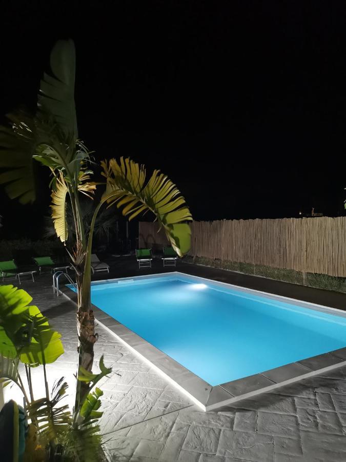 il CARRUBBO, alloggio in villa a Marzamemi Esterno foto