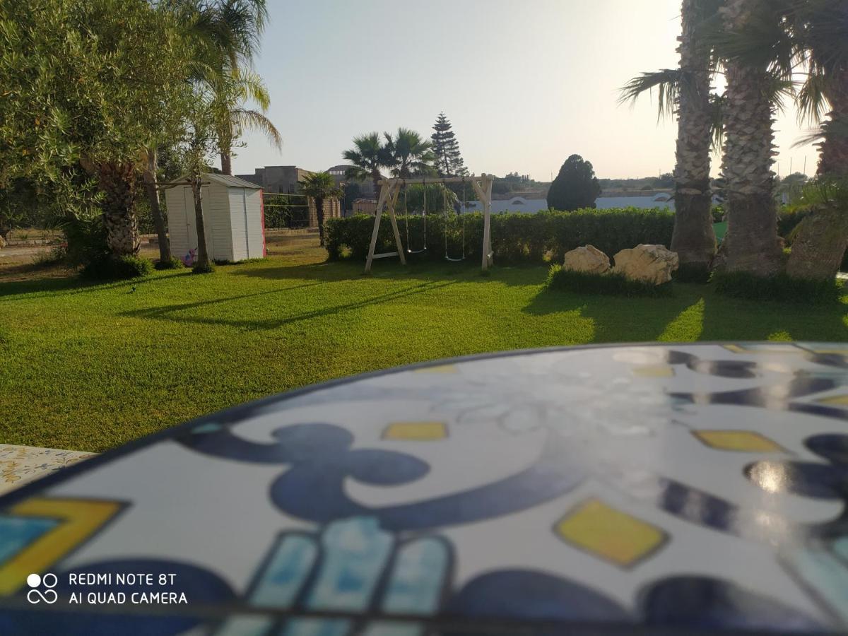 il CARRUBBO, alloggio in villa a Marzamemi Esterno foto