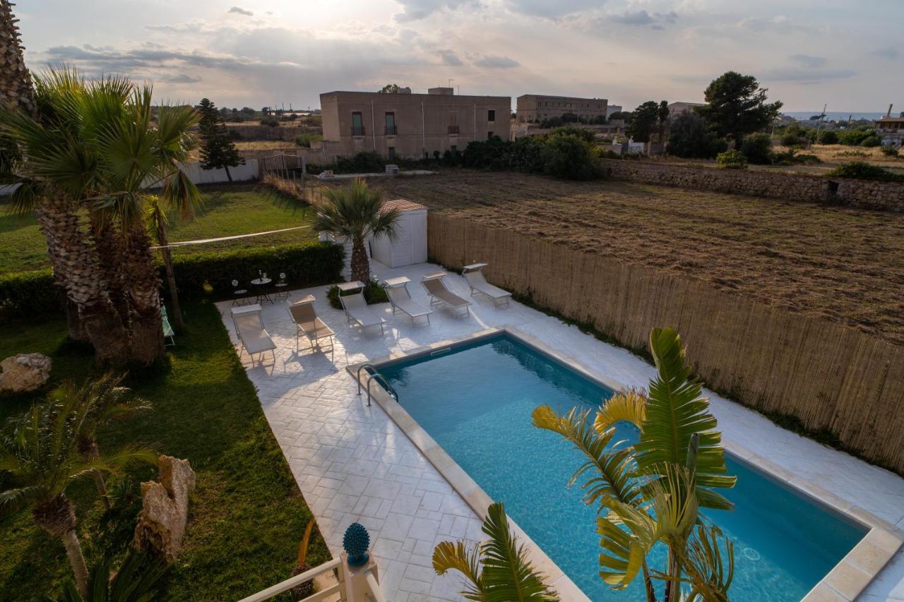 il CARRUBBO, alloggio in villa a Marzamemi Esterno foto
