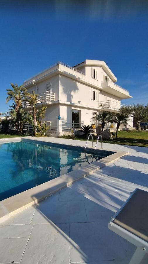 il CARRUBBO, alloggio in villa a Marzamemi Esterno foto