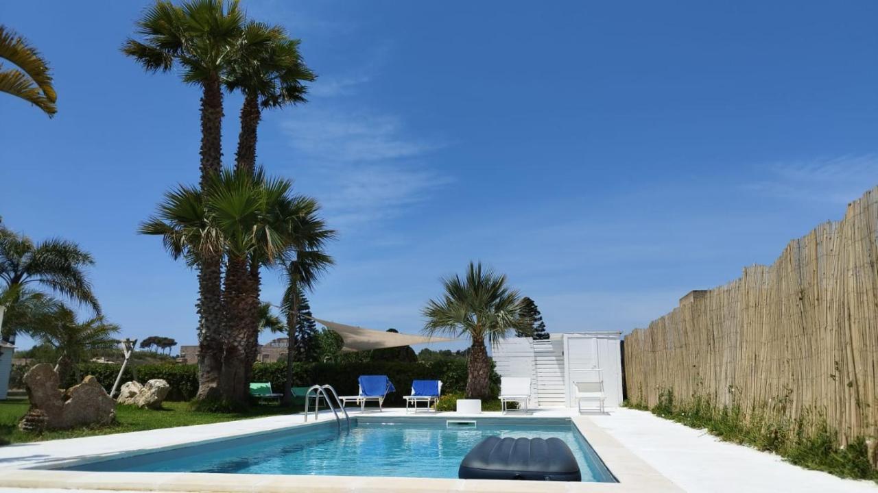 il CARRUBBO, alloggio in villa a Marzamemi Esterno foto
