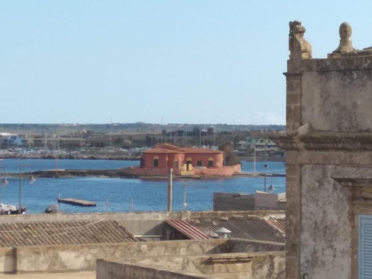 il CARRUBBO, alloggio in villa a Marzamemi Esterno foto